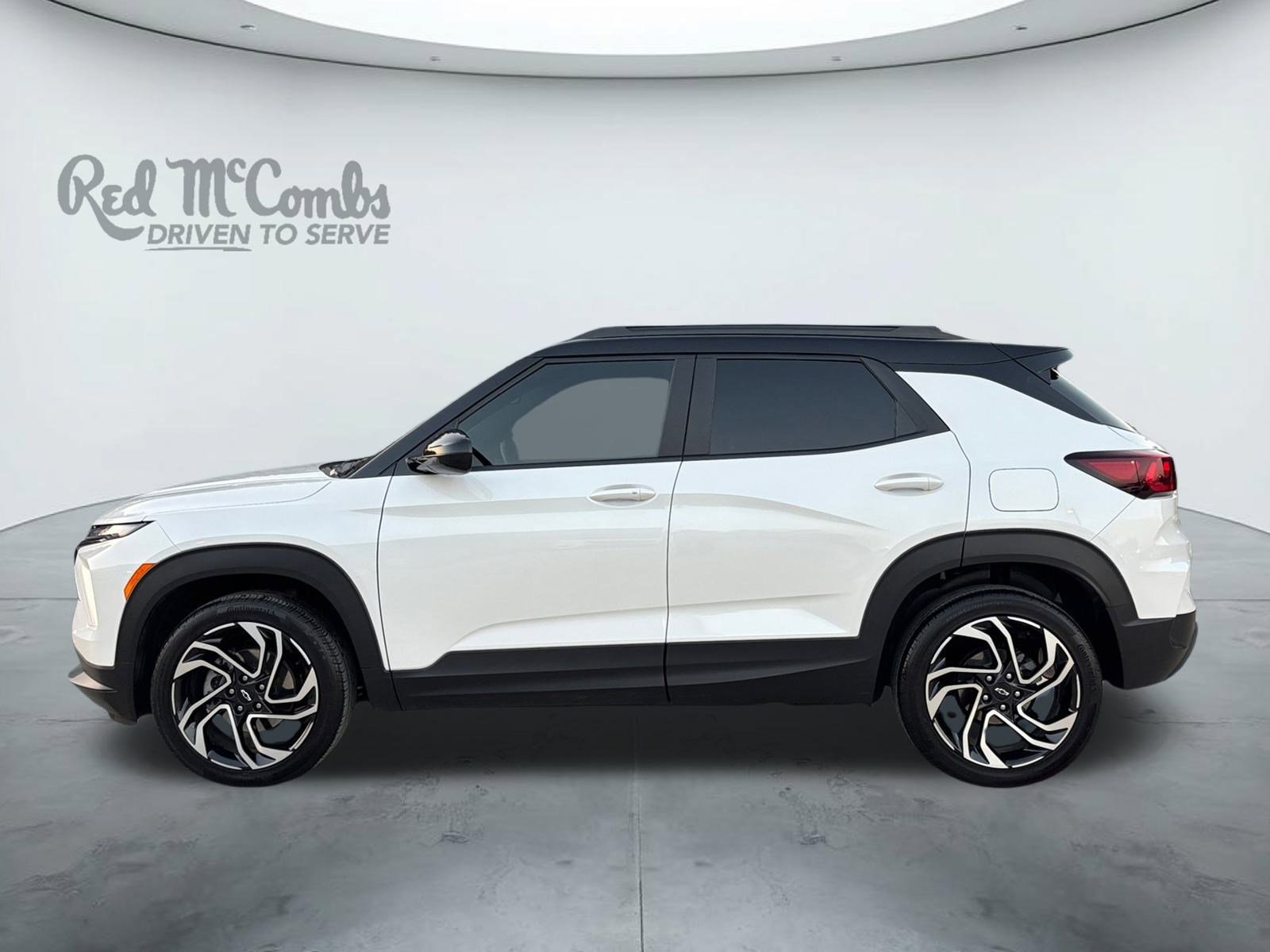 Used 2025 Chevrolet TrailBlazer RS w/ Convenience Package image 2