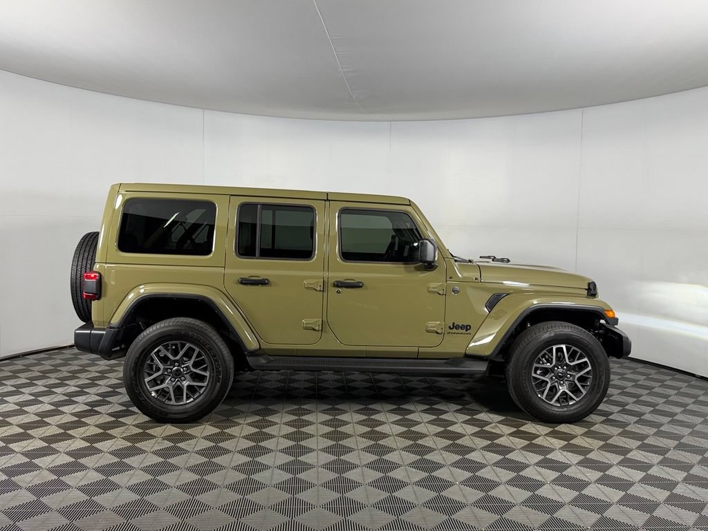 Used 2026 Jeep Wrangler Unlimited Sahara AWD/4WD image 9