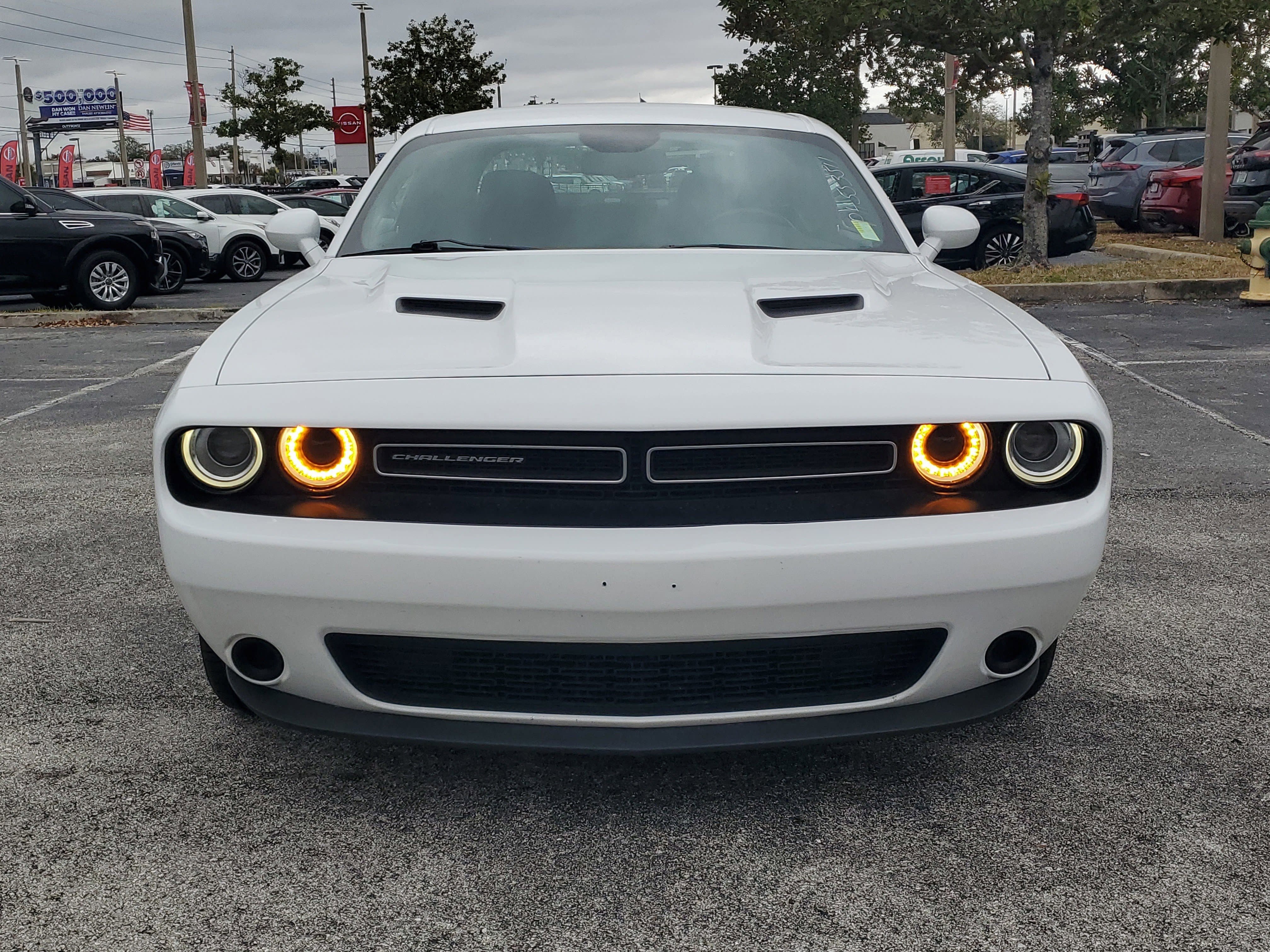 Used 2023 Dodge Challenger SXT image 2