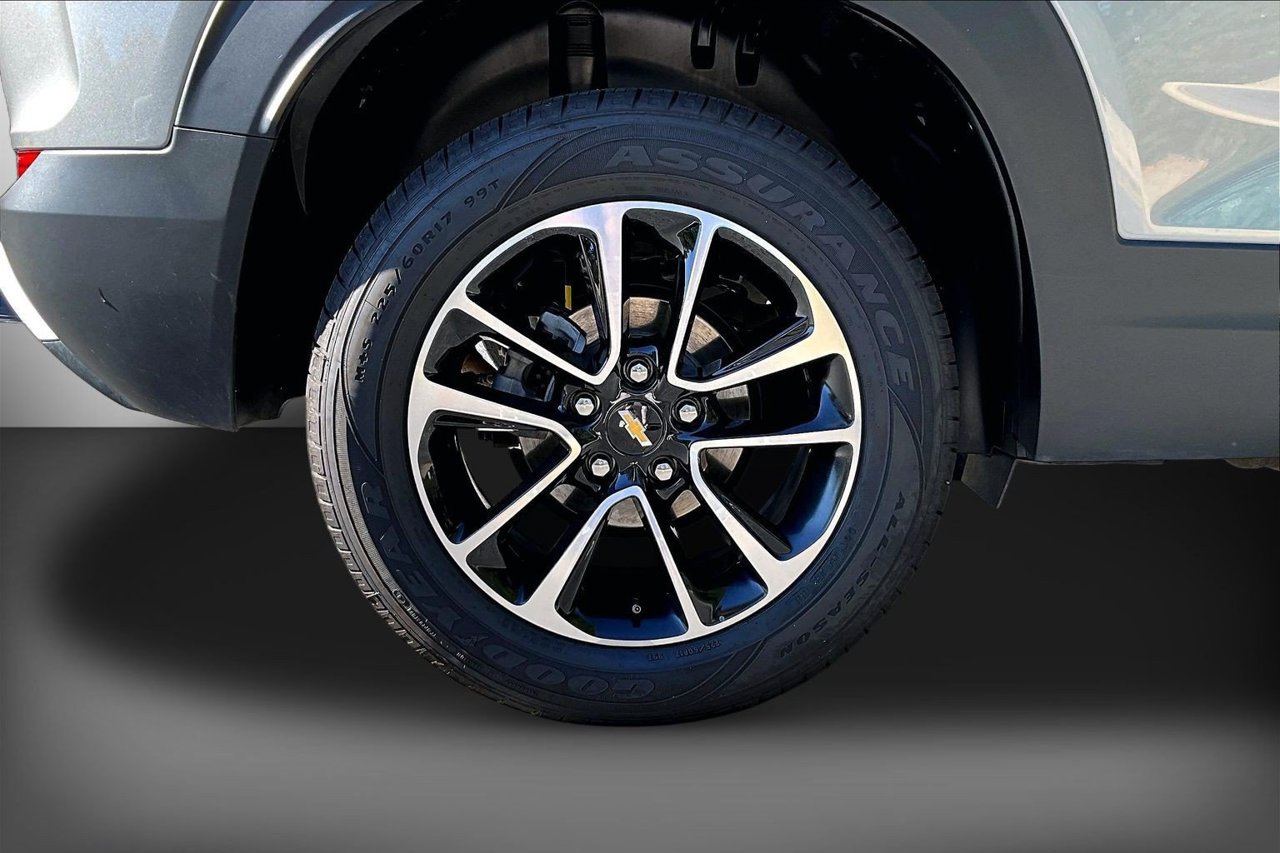 Used 2025 Chevrolet TrailBlazer LT AWD/4WD image 33