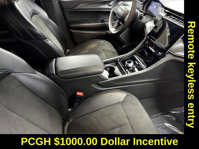 Used 2024 Jeep Grand Cherokee L Altitude image 4