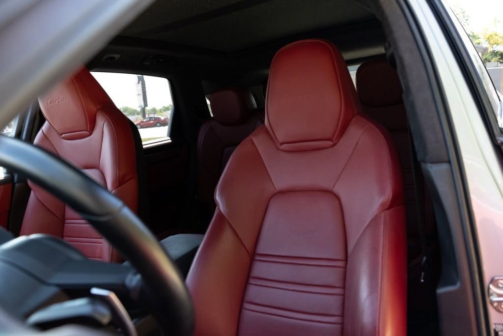 Used 2022 Porsche Cayenne Turbo image 15