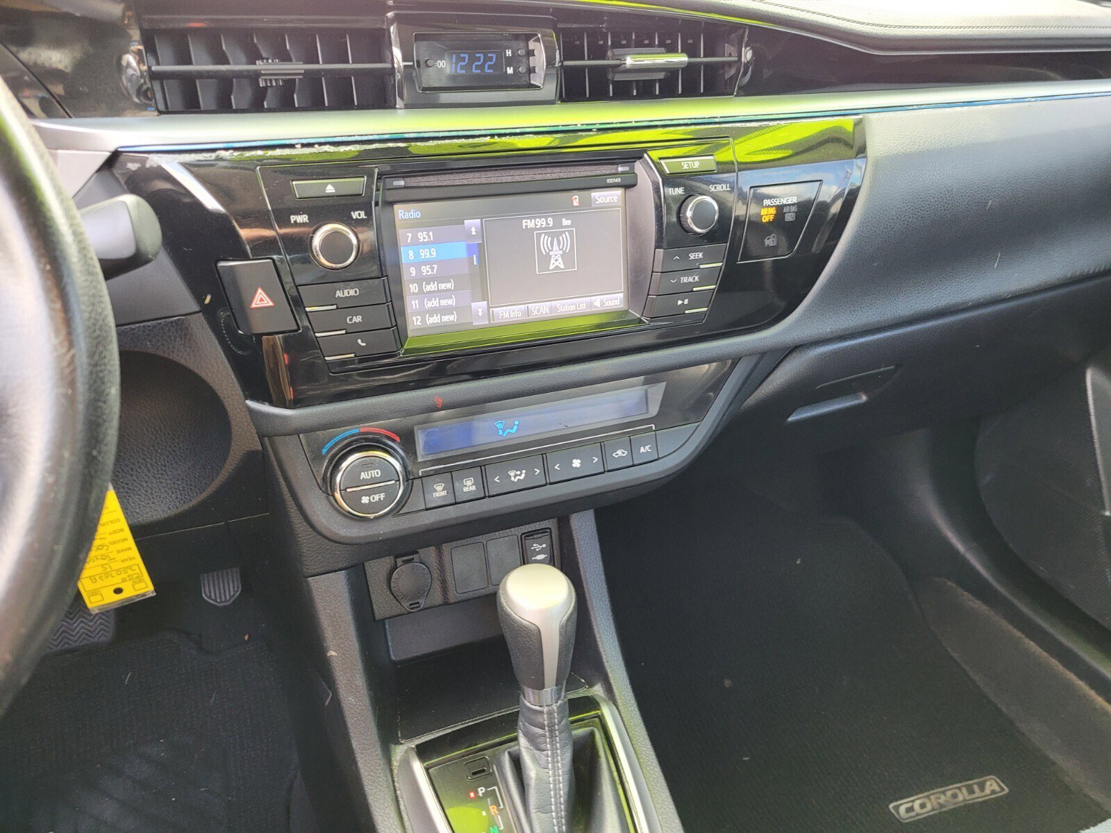 Used 2015 Toyota Corolla S image 7