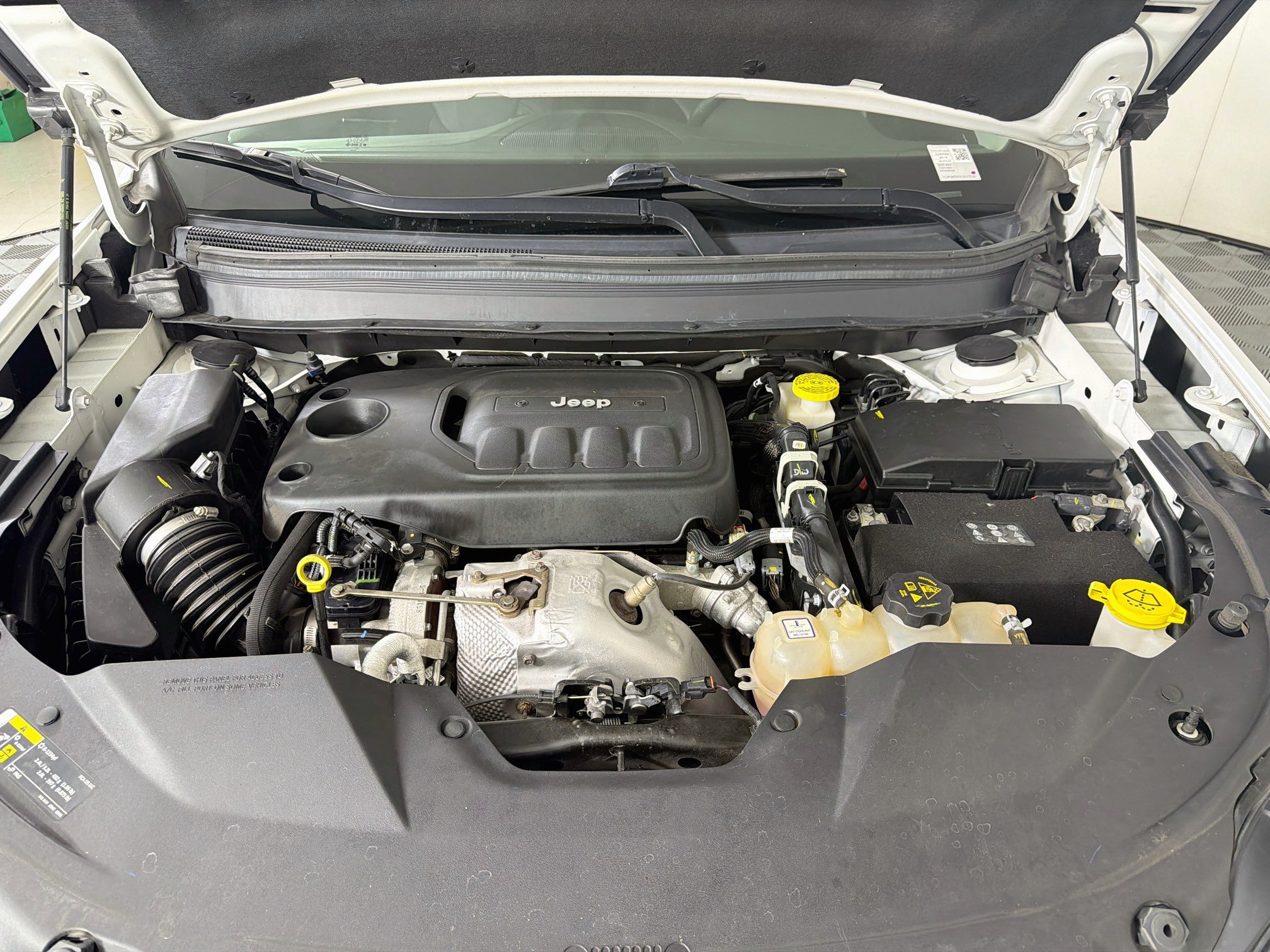 Used 2020 Jeep Cherokee Limited AWD/4WD image 32