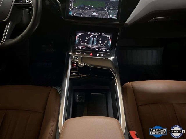 Used 2022 Audi e-tron Premium Plus w/ Premium Plus Package image 15