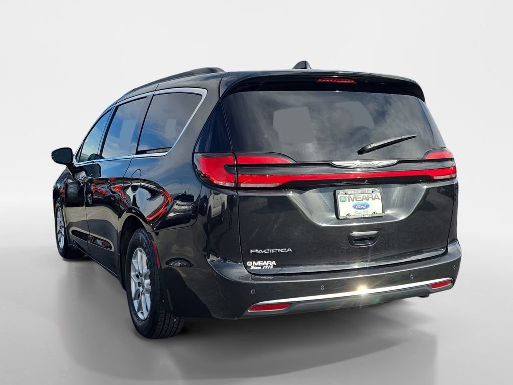 Used 2022 Chrysler Pacifica Touring-L image 3