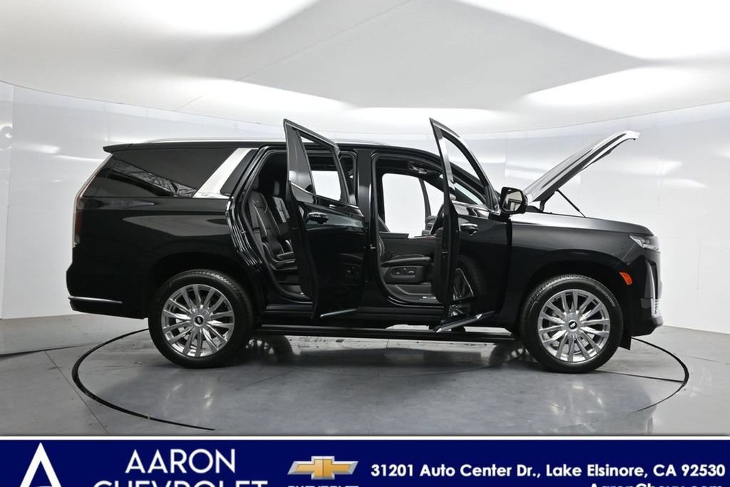 Used 2023 Cadillac Escalade Premium Luxury w/ Performance Package AWD/4WD image 3
