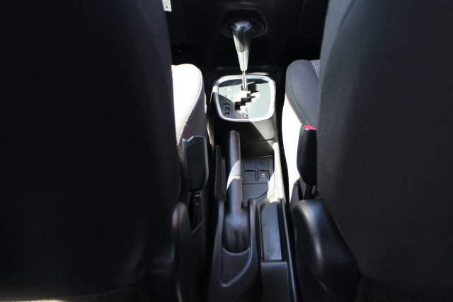 Used 2016 Toyota Yaris L FWD image 20