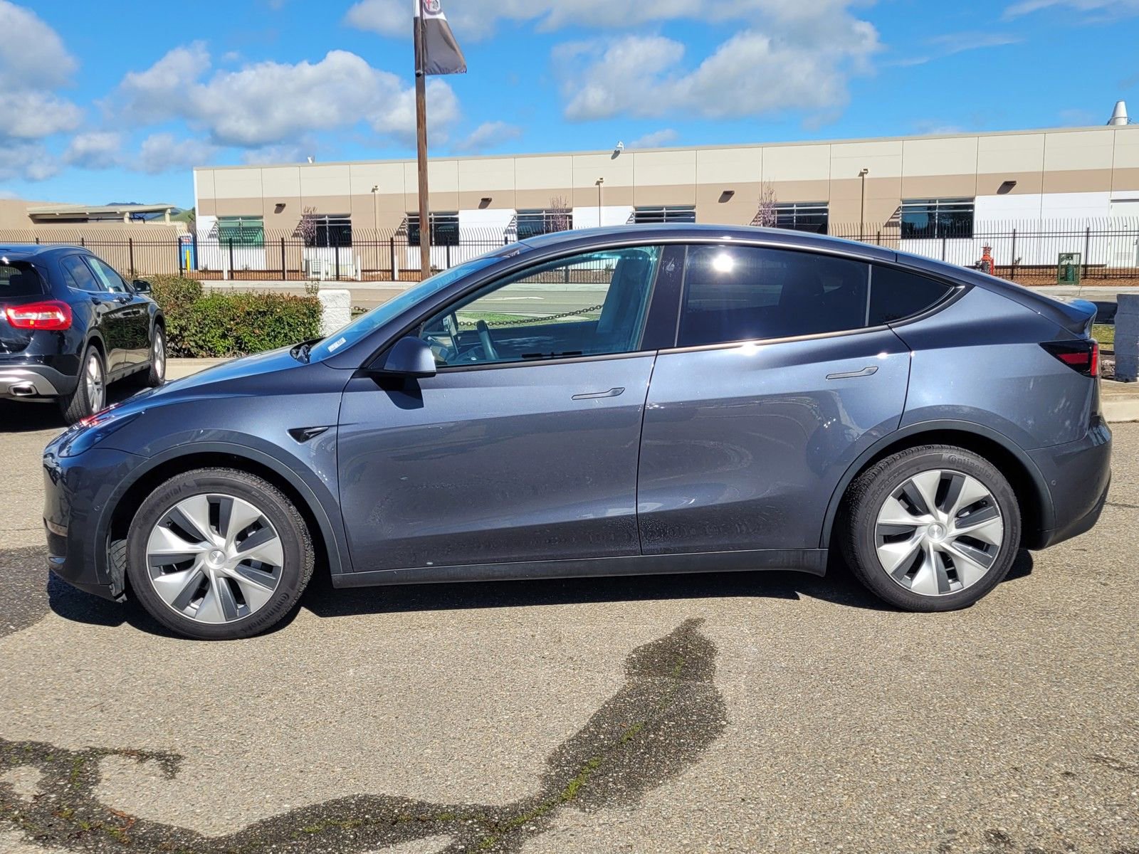 Used 2022 Tesla Model Y Long Range image 7