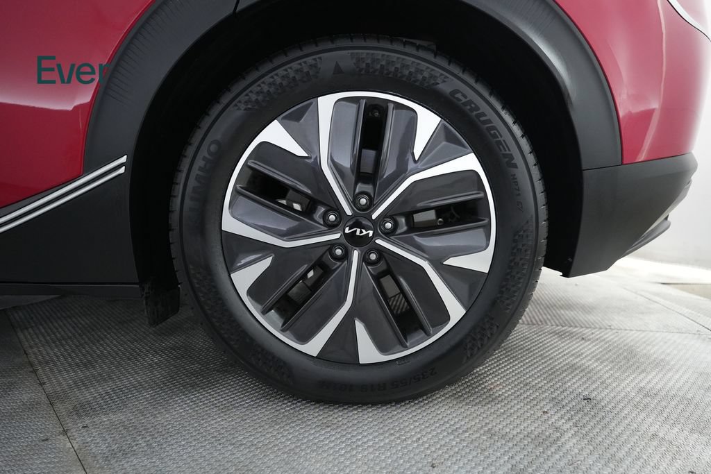 Used 2024 Kia EV6 Light RWD image 9