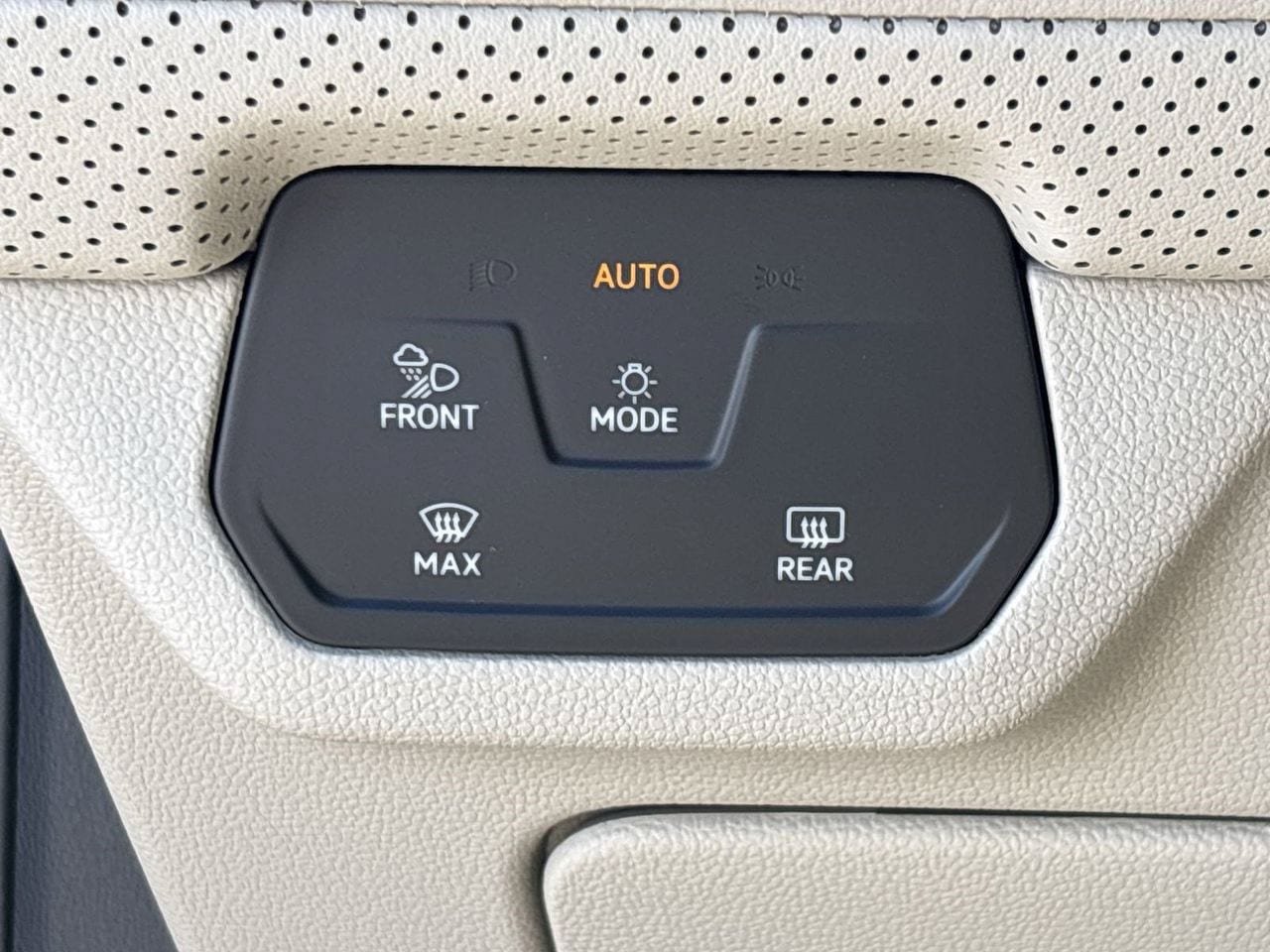 New 2026 Volkswagen Atlas SE FWD image 27