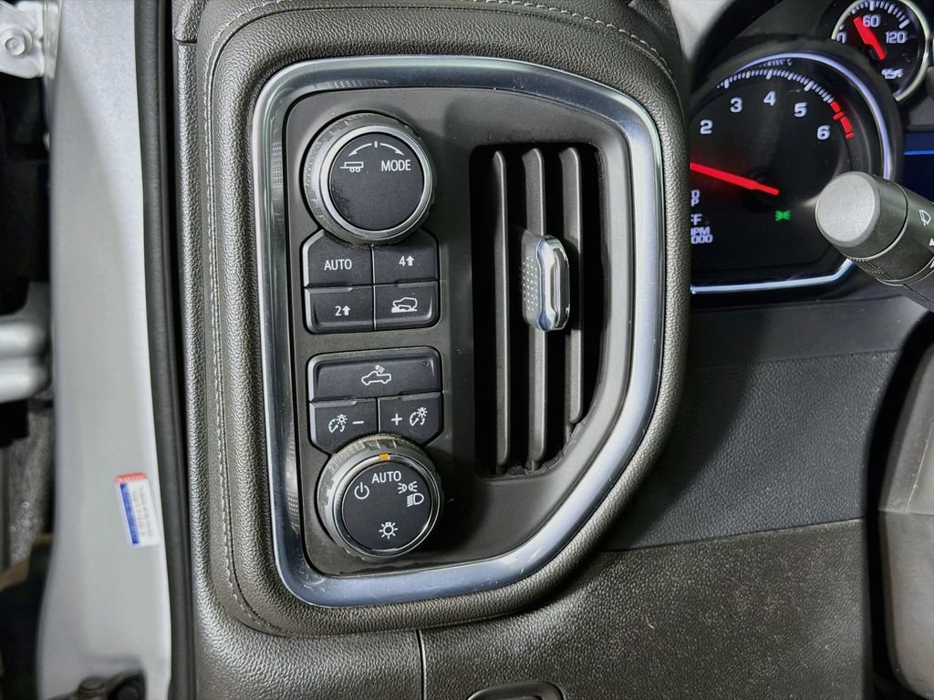 Used 2022 Chevrolet Silverado 1500 LT AWD/4WD image 33