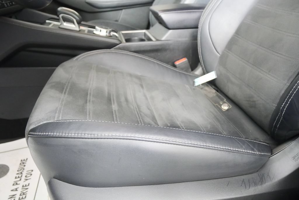 Used 2023 Mitsubishi Outlander SE Black Edition AWD/4WD image 9
