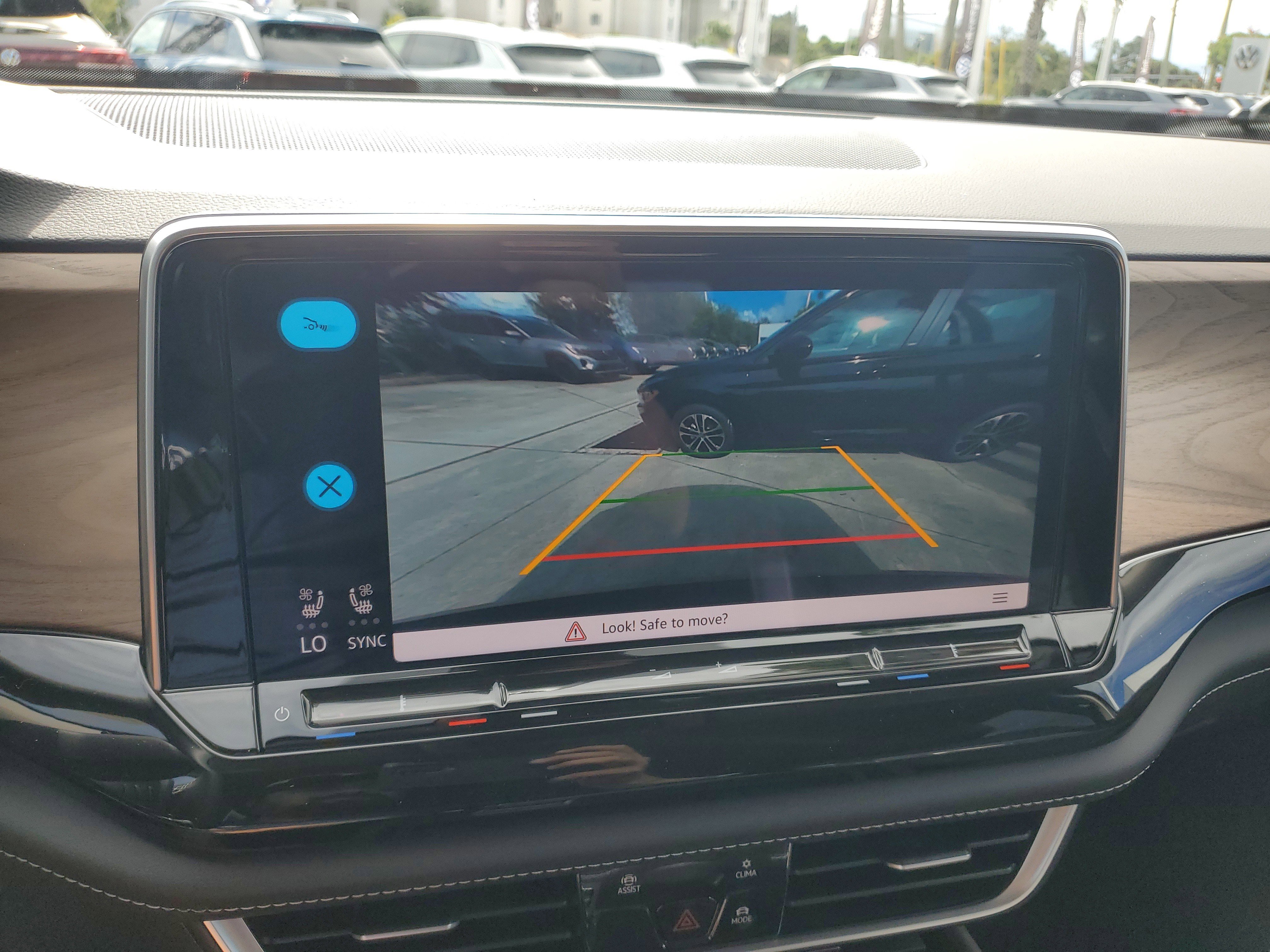 New 2026 Volkswagen Atlas SE image 24