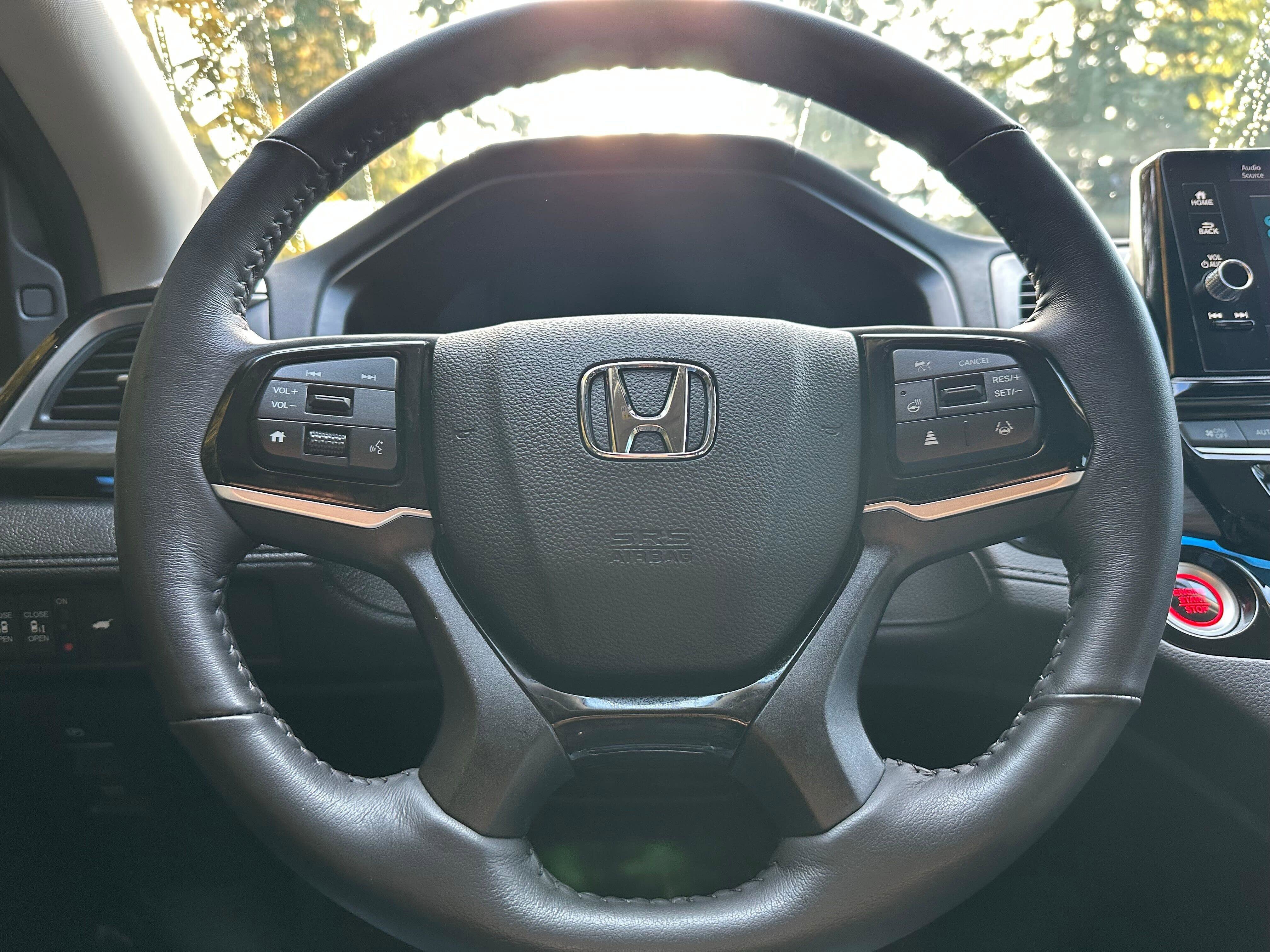 Used 2025 Honda Odyssey Elite image 24