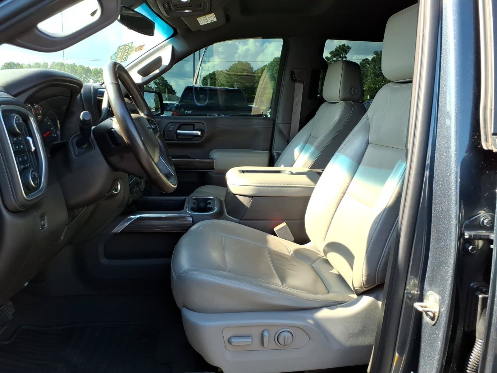 Used 2020 Chevrolet Silverado 1500 RST w/ Texas Edition AWD/4WD image 19