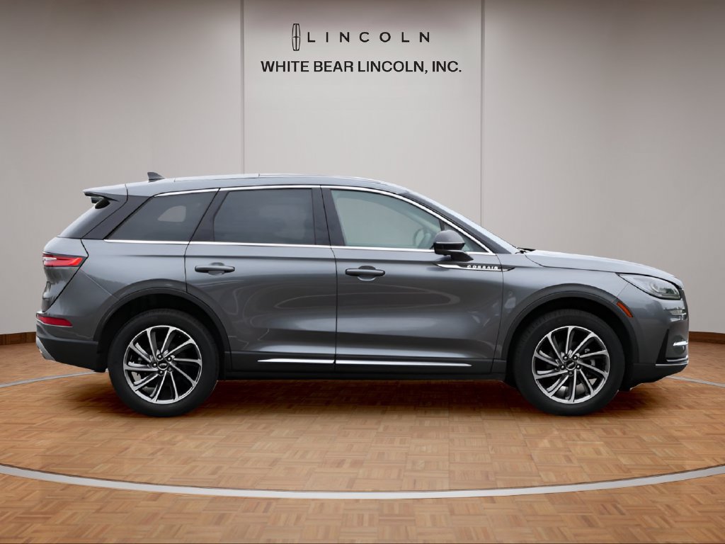 Used 2024 Lincoln Corsair AWD w/ Equipment Group 101A image 4