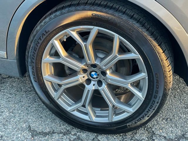 Used 2026 BMW X7 xDrive40i w/ Premium Package image 31