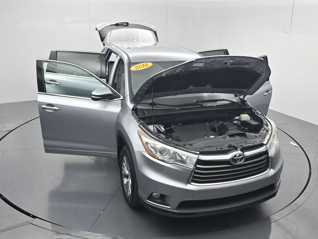 Used 2016 Toyota Highlander Plus AWD/4WD image 50