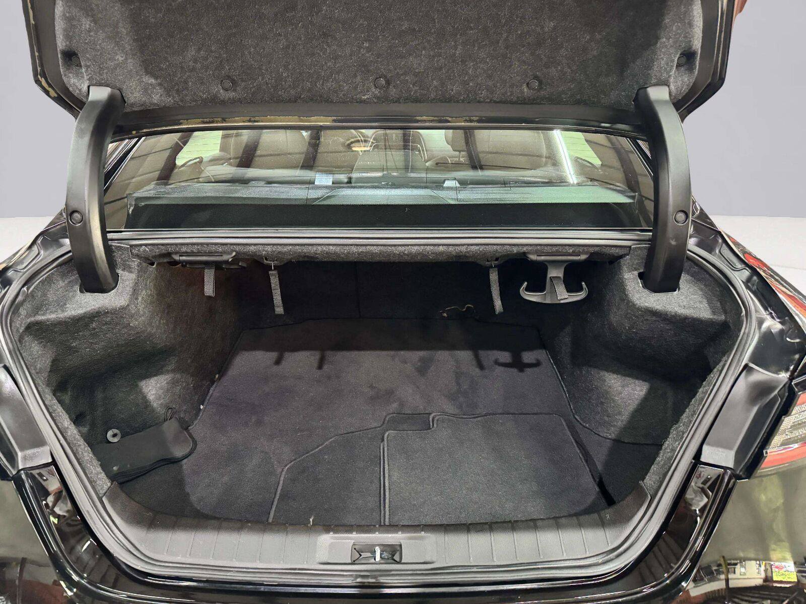 Used 2021 Nissan Maxima SR w/ Sport Mat Group FWD image 59