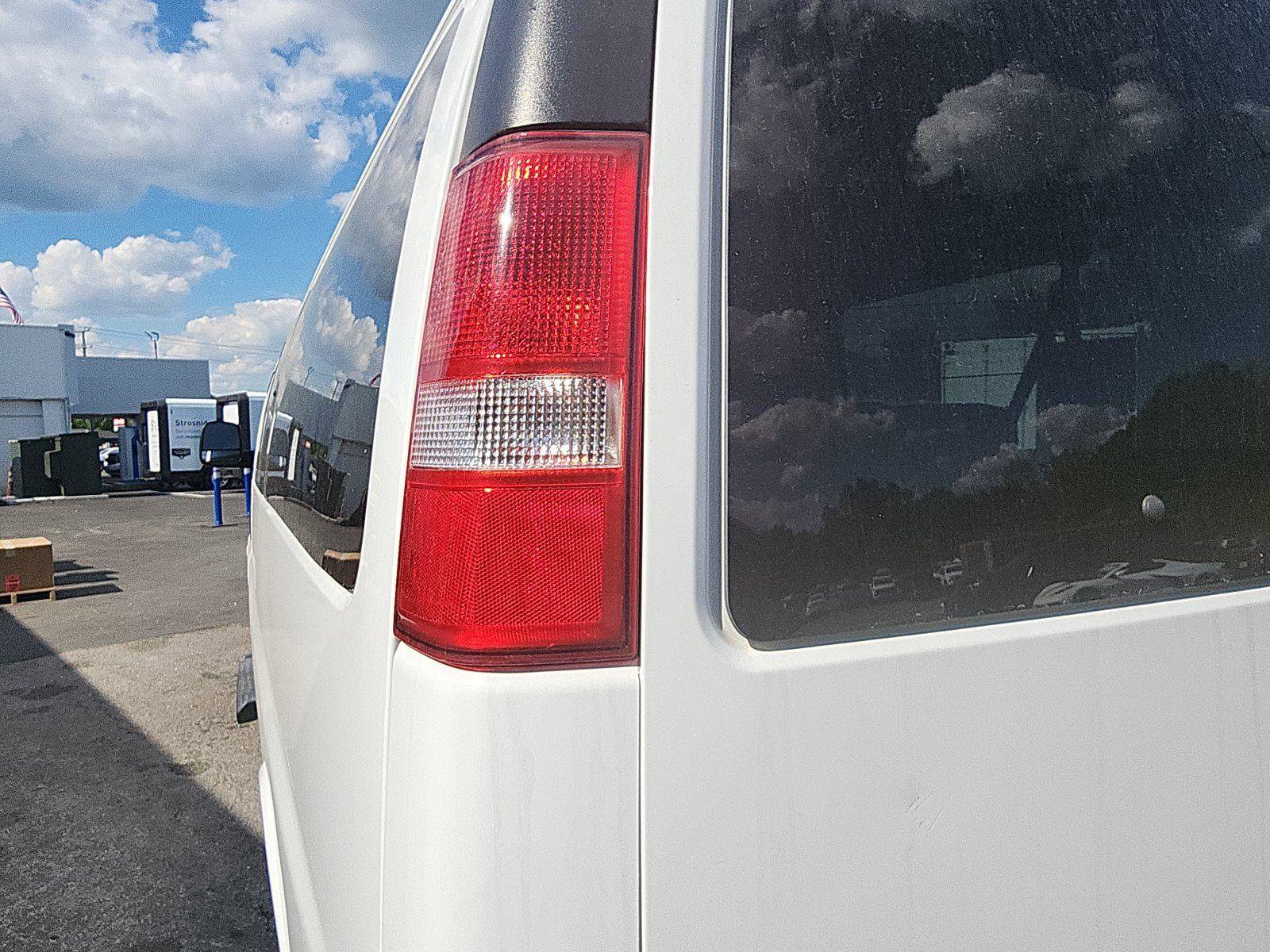 Used 2020 Chevrolet Express 3500 LT w/ LT Preferred Equipment Group RWD image 10