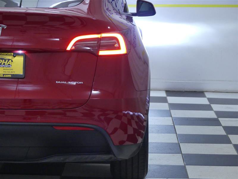 Used 2021 Tesla Model Y Long Range image 30