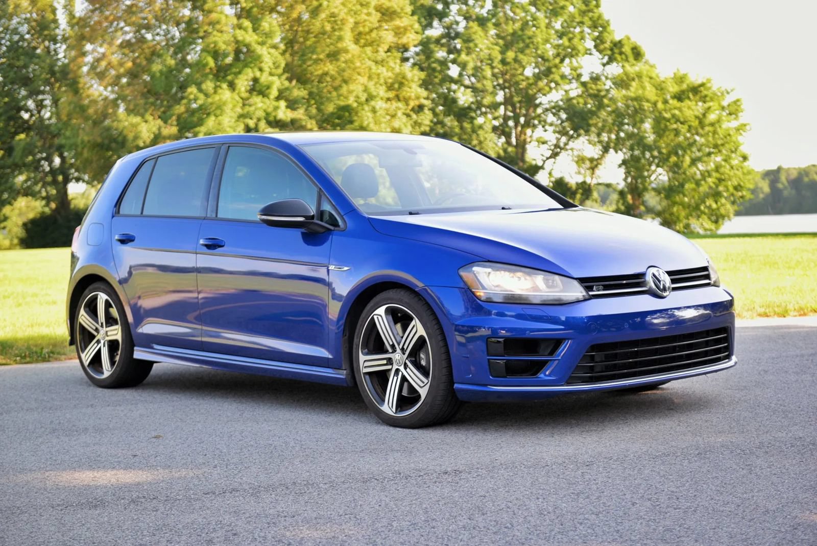 Used 2015 Volkswagen Golf R 4-Door AWD/4WD image 19