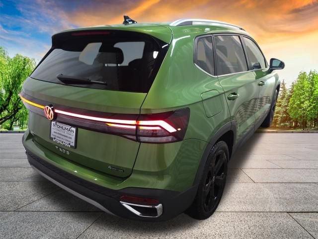 Certified 2025 Volkswagen Taos SEL w/ Black Wheel Plus Package image 4