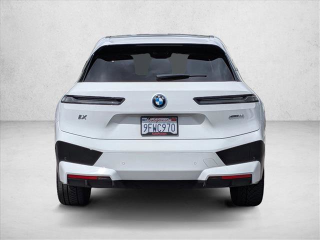 Used 2024 BMW iX xDrive50 w/ Premium Package AWD/4WD image 7