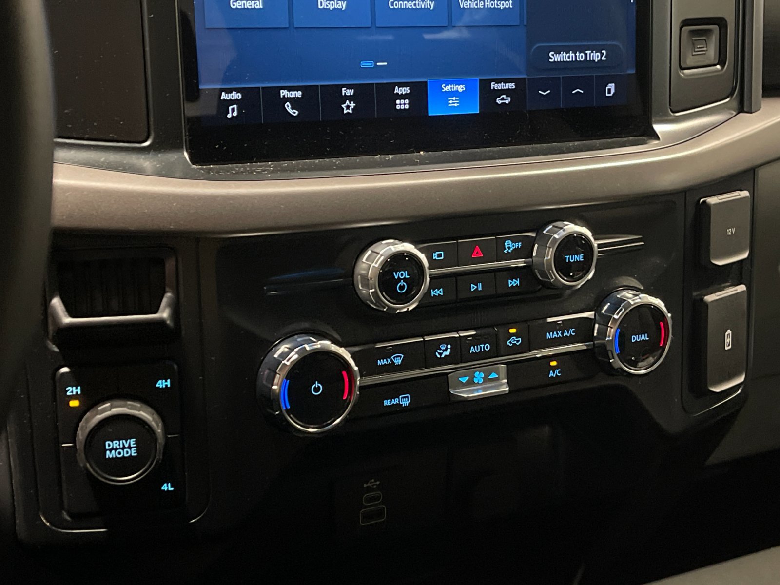 Used 2025 Ford F150 XLT w/ Equipment Group 301A Standard AWD/4WD image 21