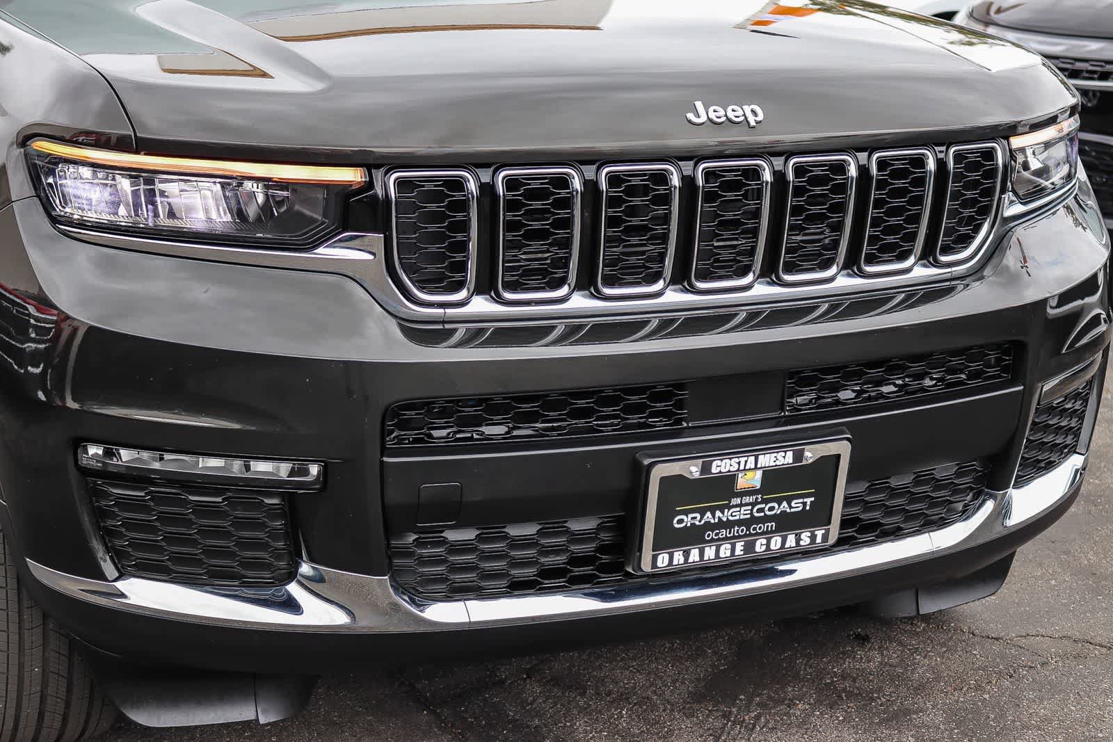 Used 2022 Jeep Grand Cherokee L Limited AWD/4WD image 8