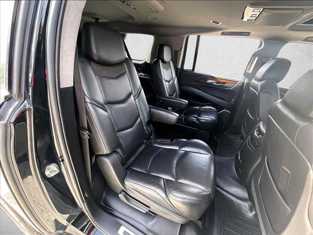 Used 2019 Cadillac Escalade ESV Premium Luxury RWD image 29