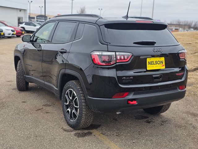 New 2026 Jeep Compass Trailhawk w/ Sun, Sound & Navigation Group AWD/4WD video 3