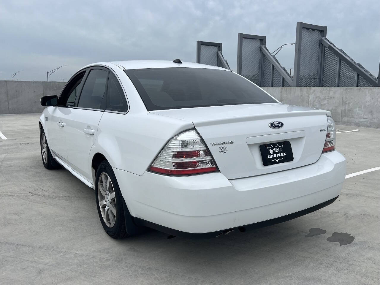 Used 2008 Ford Taurus SEL FWD image 8