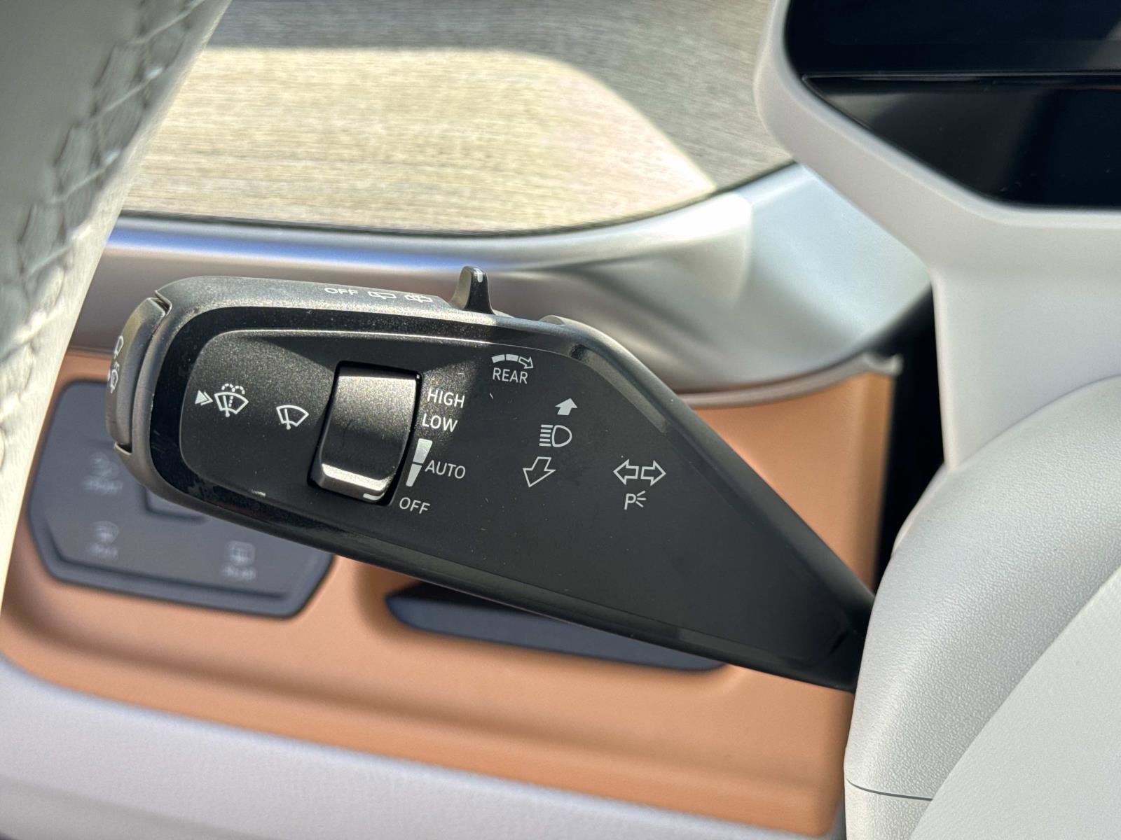 New 2025 Volkswagen ID. Buzz 1st Edition image 22