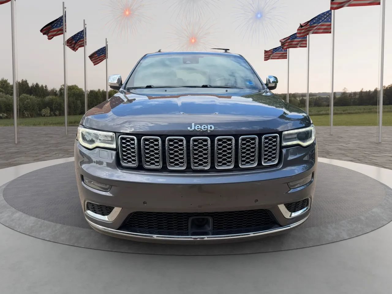 Used 2017 Jeep Grand Cherokee Summit AWD/4WD image 3