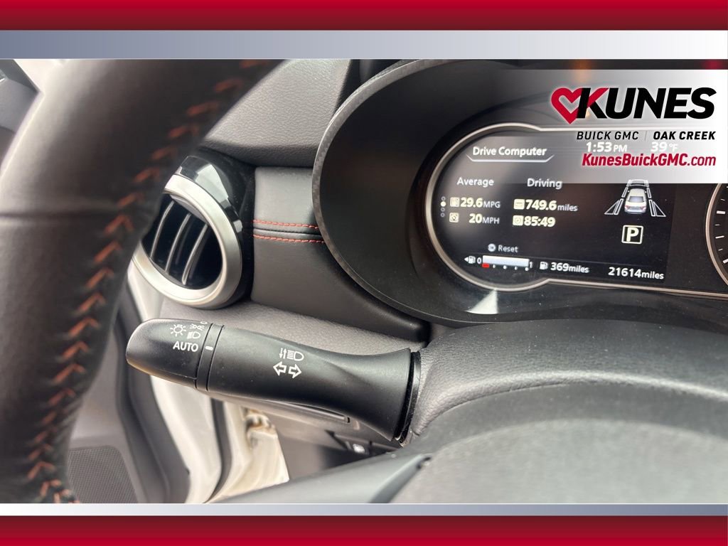 Used 2024 Nissan Versa SR image 11