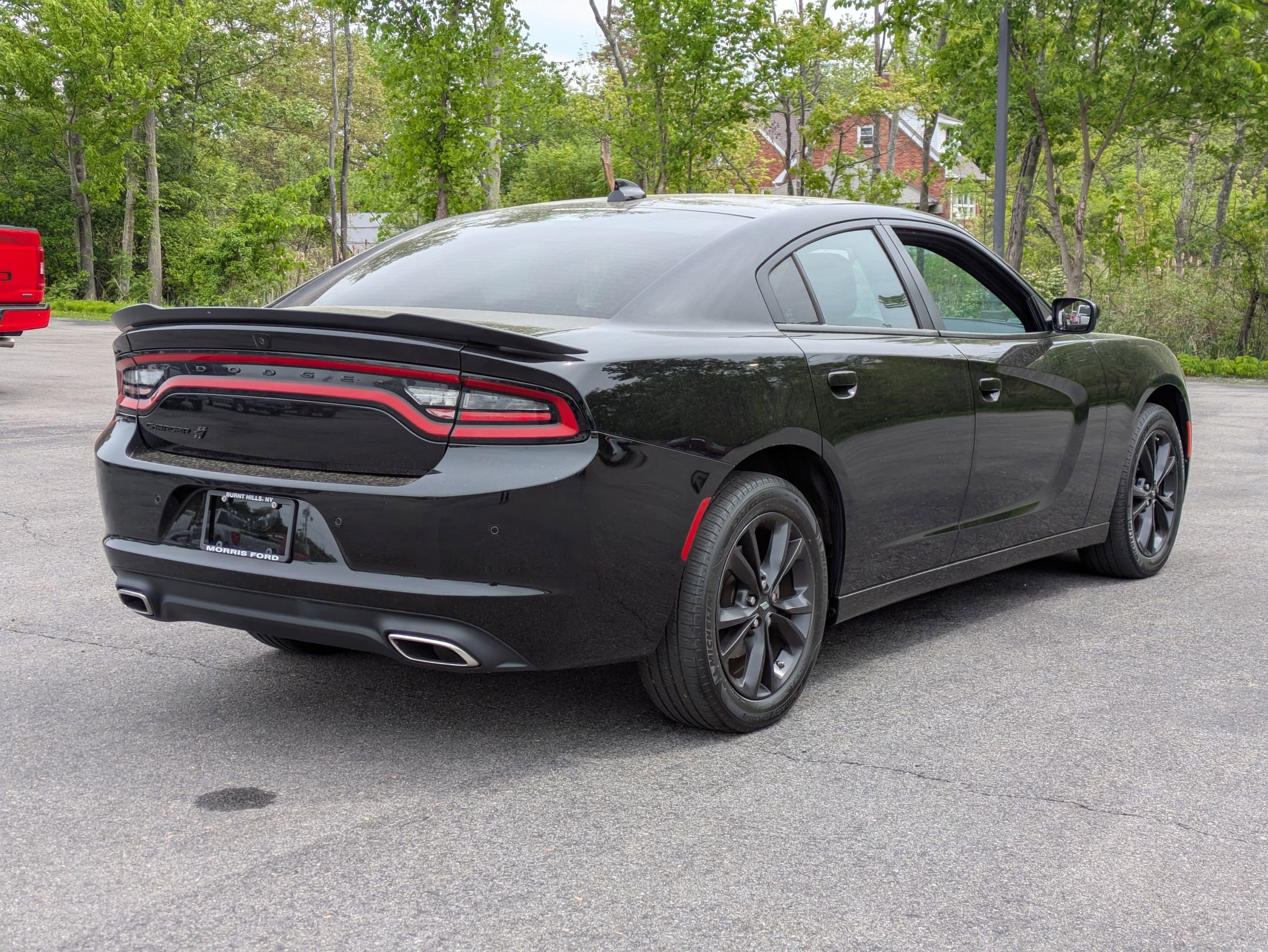 Used 2022 Dodge Charger SXT w/ Blacktop Package AWD/4WD image 3