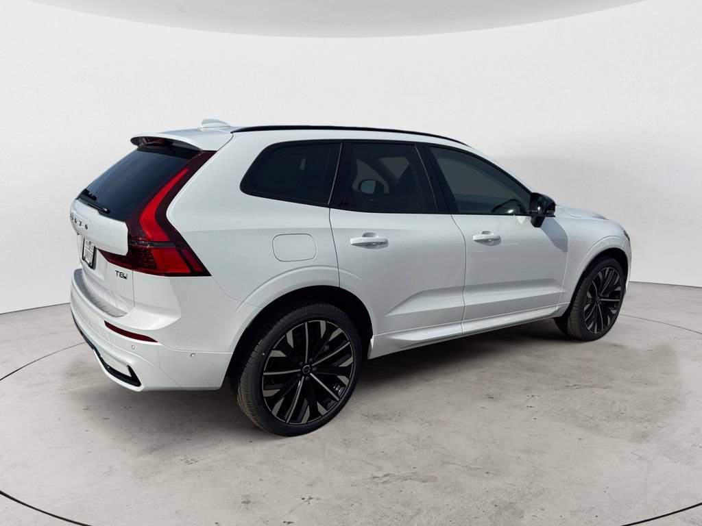 New 2026 Volvo XC60 T8 Ultra w/ Protection Package Premier AWD/4WD image 7