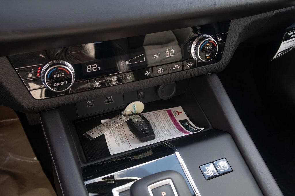 New 2025 Mitsubishi Outlander 4WD Plug-In Hybrid image 43