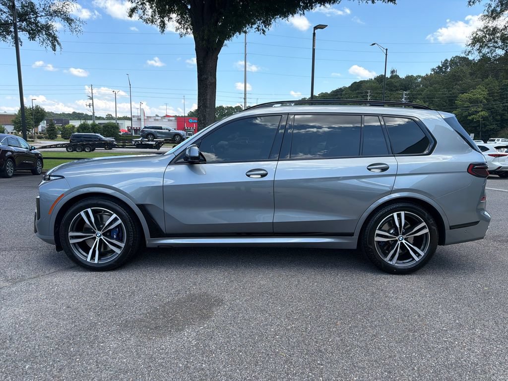 Used 2023 BMW X7 xDrive40i w/ M Sport Package AWD/4WD image 7