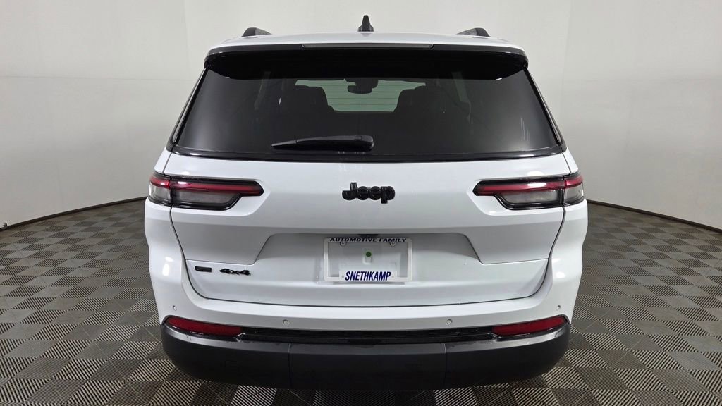 Used 2023 Jeep Grand Cherokee L Laredo image 7