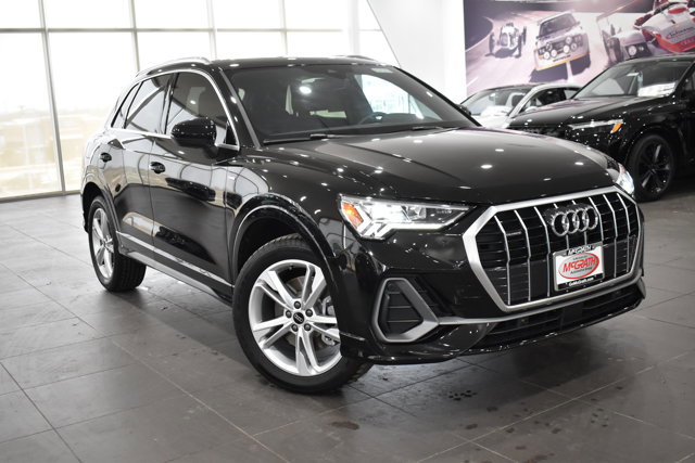 Used 2023 Audi Q3 2.0T Premium Plus w/ Premium Plus Package image 30