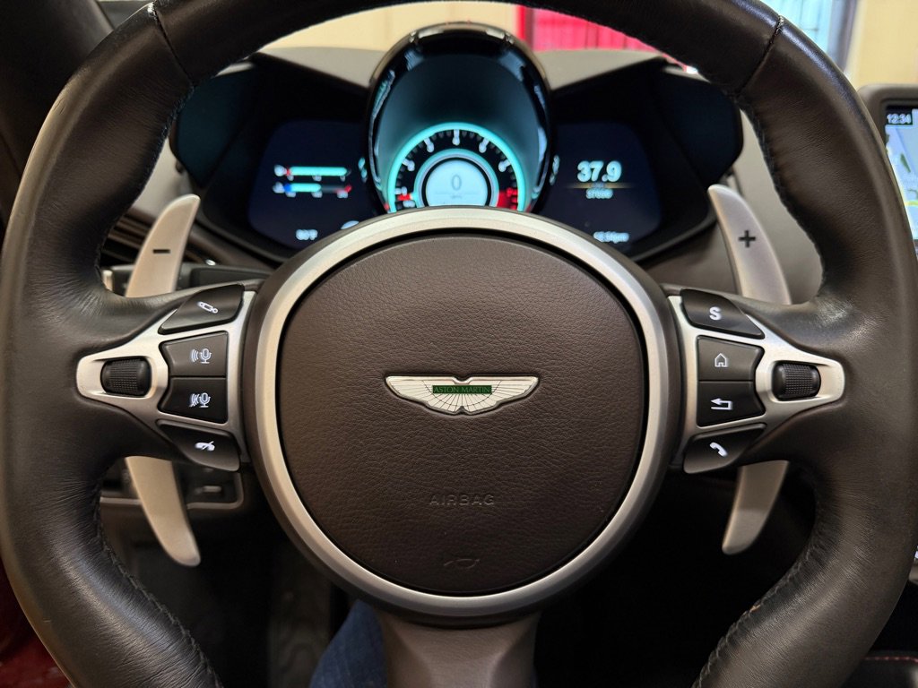 Used 2021 Aston Martin V8 Vantage Roadster image 41