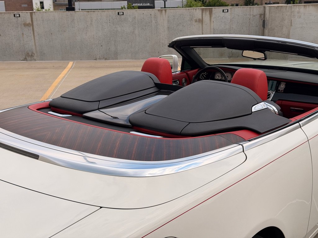 Used 2017 Rolls-Royce Dawn RWD image 2