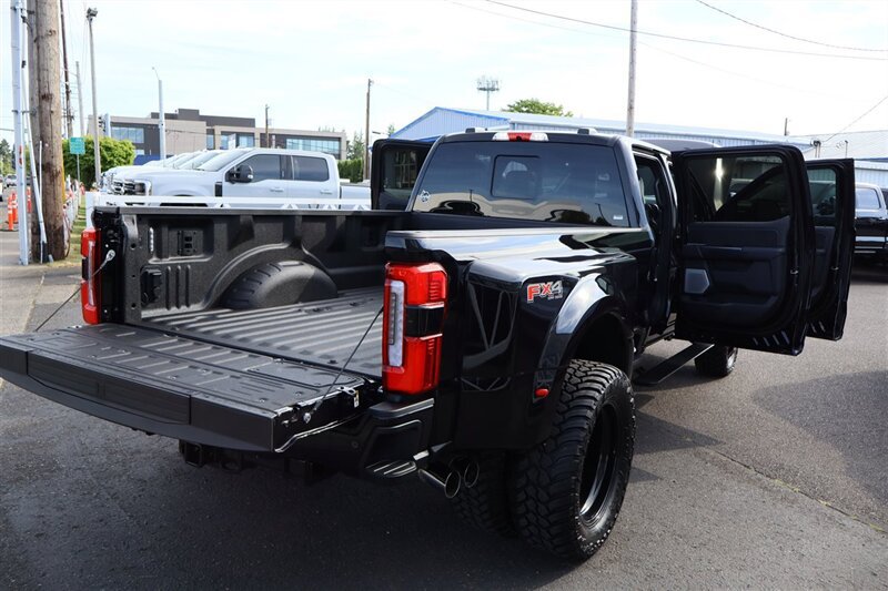 Used 2026 Ford F450 Platinum w/ FX4 Off-Road Package AWD/4WD image 31