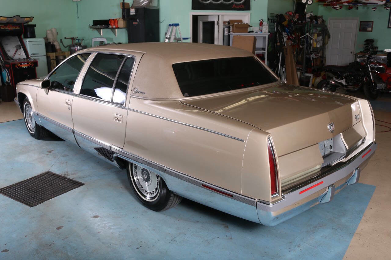 Used 1994 Cadillac Fleetwood Brougham RWD image 46