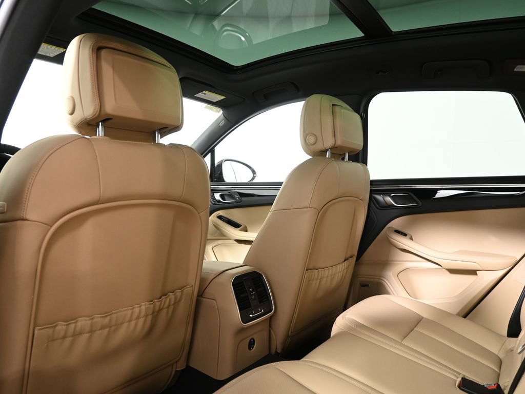 New 2026 Porsche Macan AWD/4WD image 37