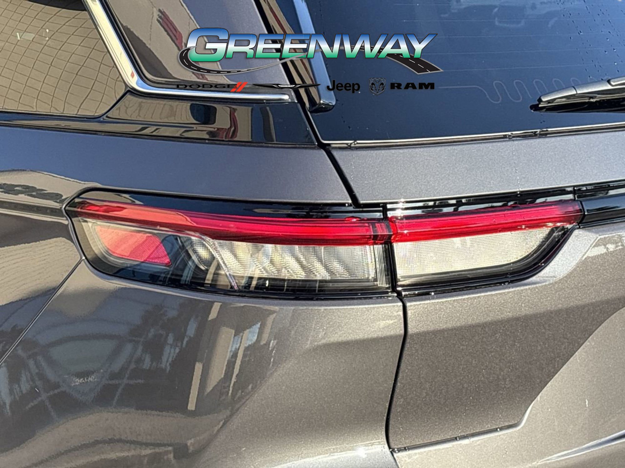 New 2025 Jeep Grand Cherokee Laredo image 7