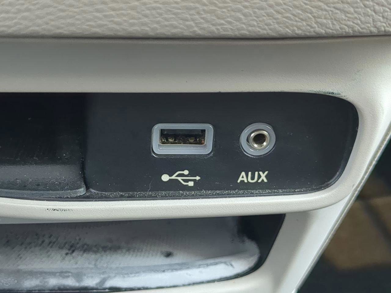 Used 2017 Chrysler Pacifica Touring-L image 19